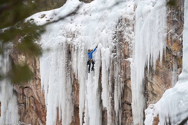 Ice Climber on Dead Ringer WI5 40m