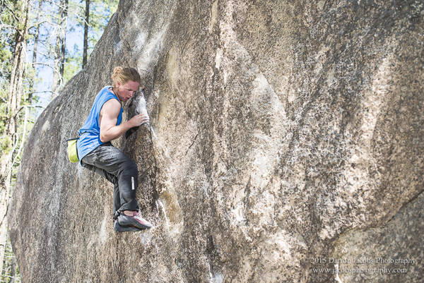 Niiken Daniels bouldering
